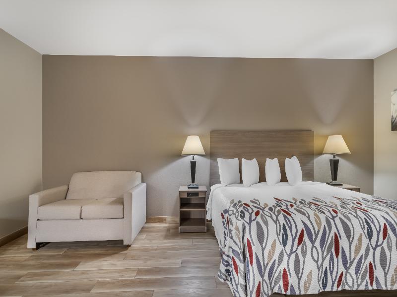 Red Roof Inn La Porte image