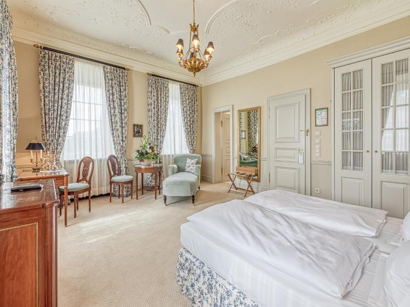 Wald & Schlosshotel Friedrichsruhe image