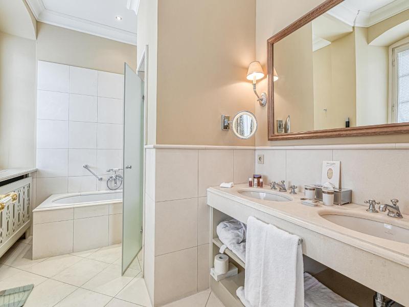 Wald & Schlosshotel Friedrichsruhe image