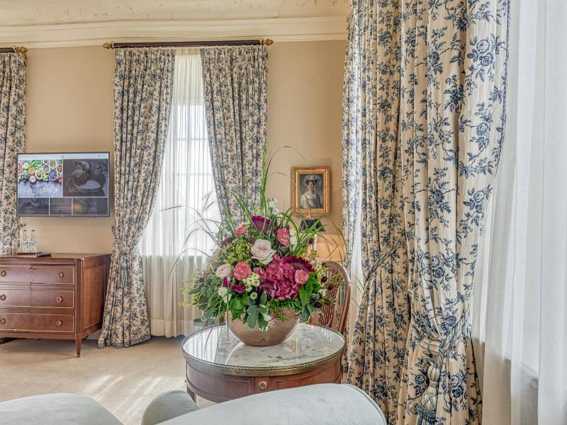 Wald & Schlosshotel Friedrichsruhe image