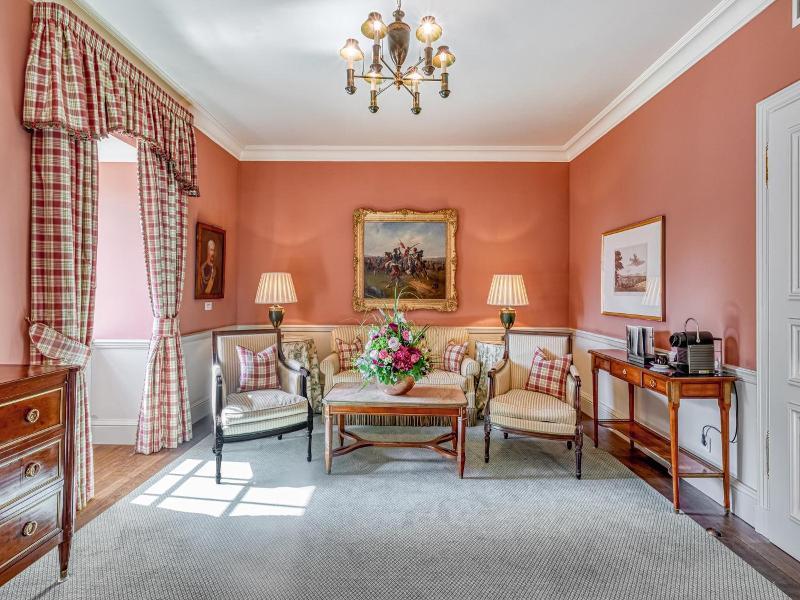 Wald & Schlosshotel Friedrichsruhe image