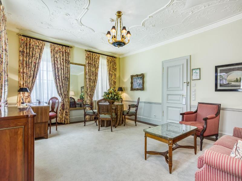 Wald & Schlosshotel Friedrichsruhe image