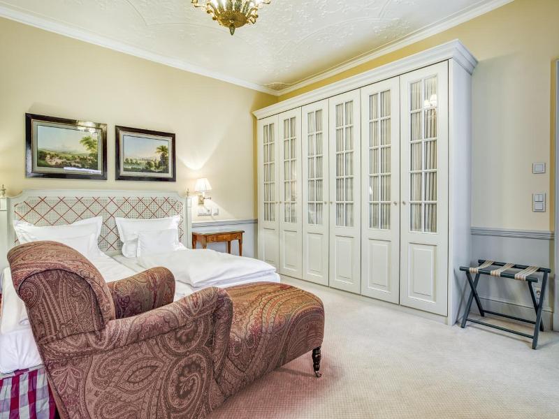 Wald & Schlosshotel Friedrichsruhe image
