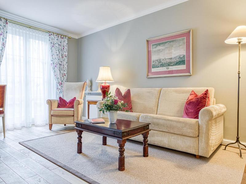 Wald & Schlosshotel Friedrichsruhe image