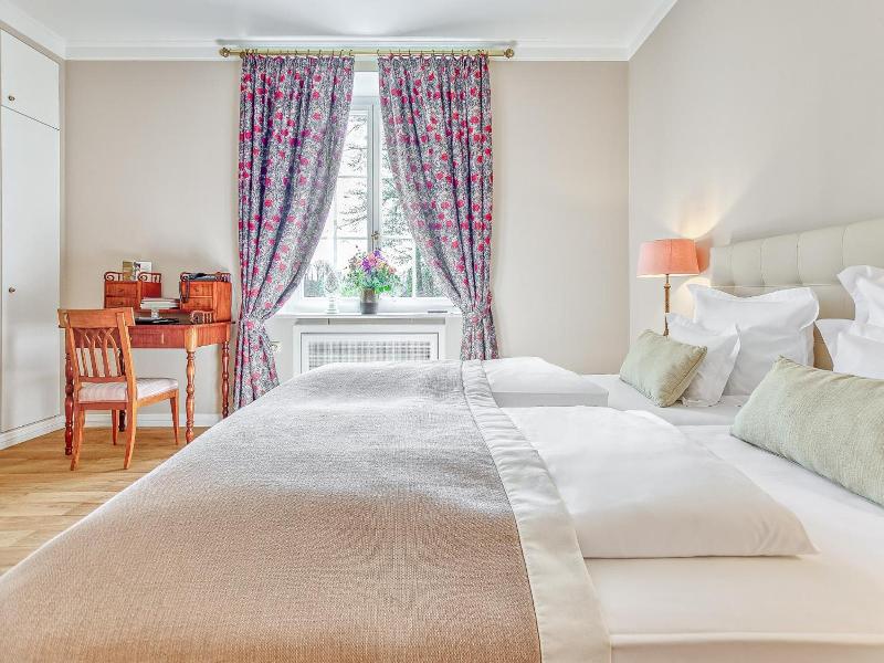 Wald & Schlosshotel Friedrichsruhe image