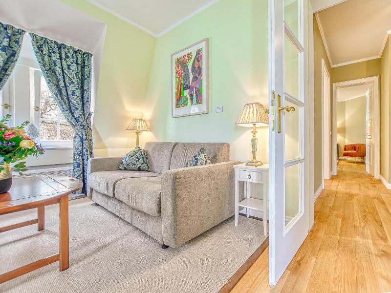 Wald & Schlosshotel Friedrichsruhe image