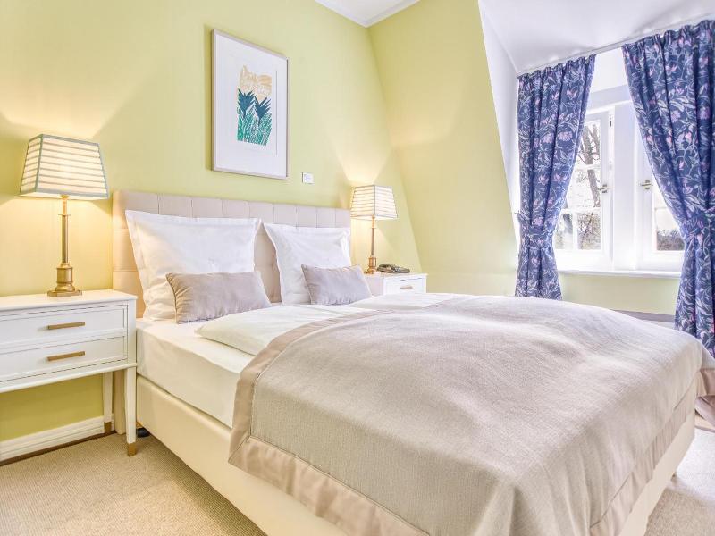 Wald & Schlosshotel Friedrichsruhe image