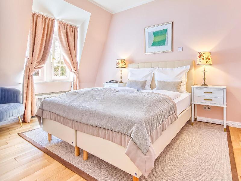 Wald & Schlosshotel Friedrichsruhe image