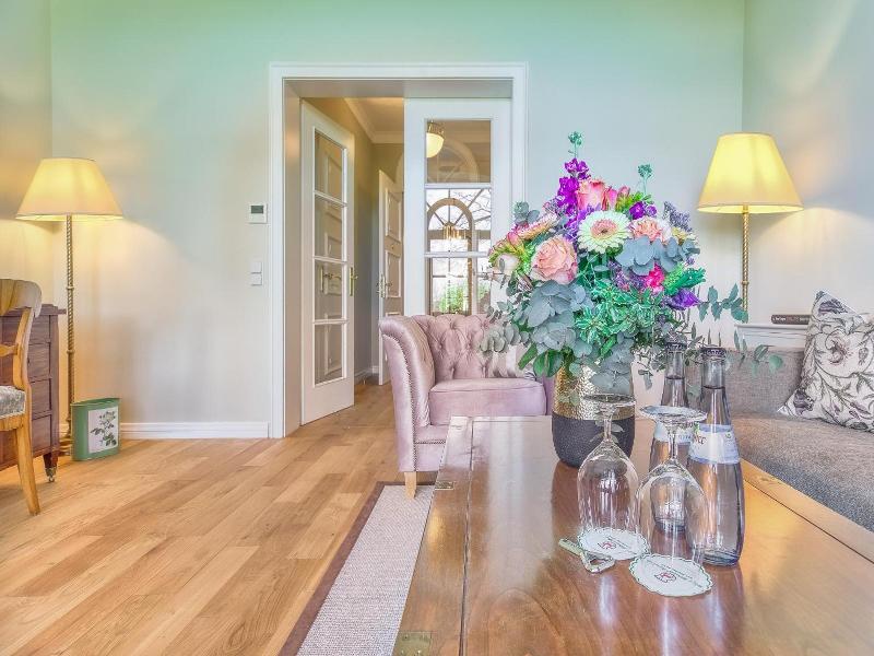 Wald & Schlosshotel Friedrichsruhe image