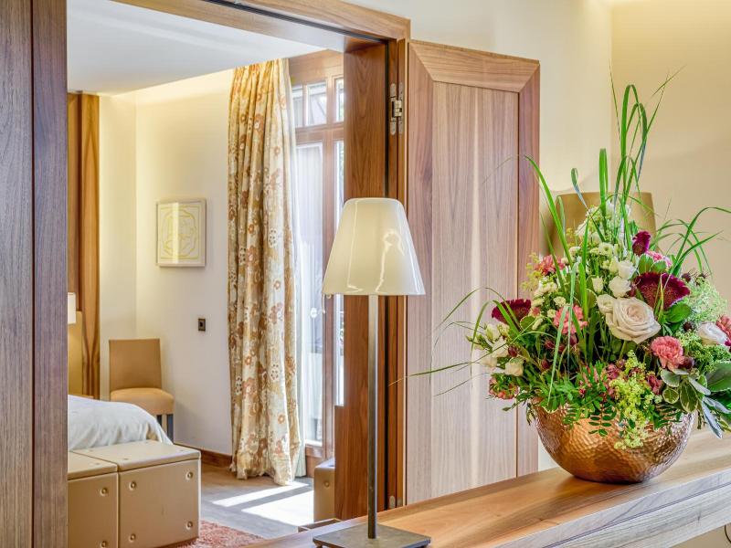 Wald & Schlosshotel Friedrichsruhe image