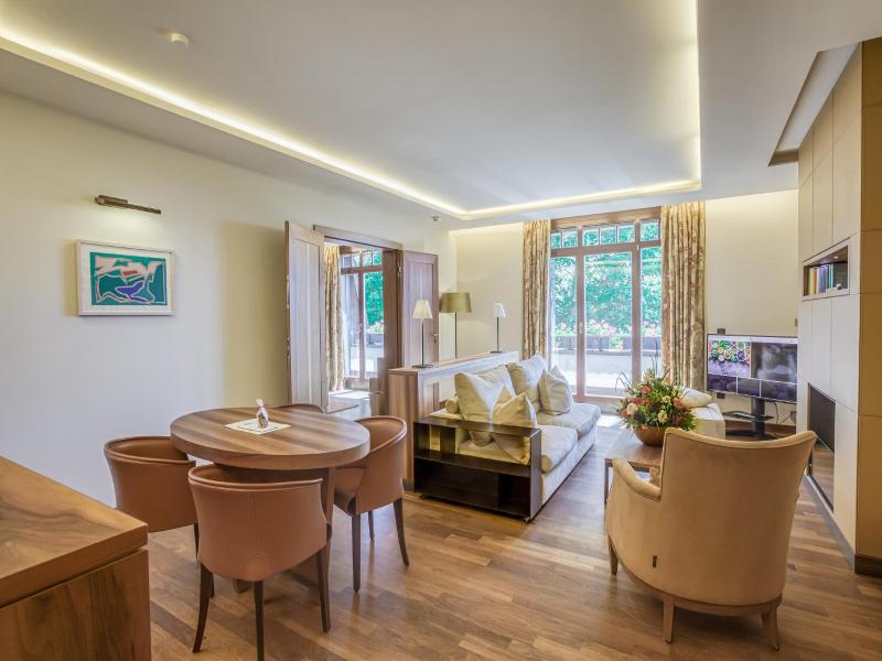 Wald & Schlosshotel Friedrichsruhe image