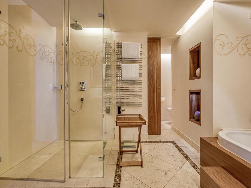 Wald & Schlosshotel Friedrichsruhe image