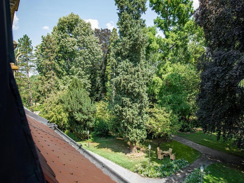 Wald & Schlosshotel Friedrichsruhe image