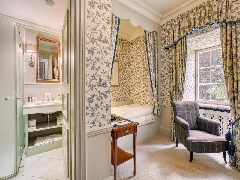 Wald & Schlosshotel Friedrichsruhe image
