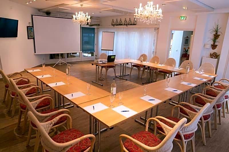Kastanienhof image