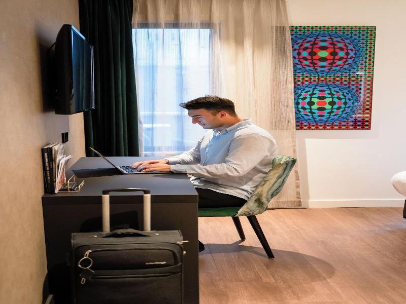 Boutique Hotel Corona image