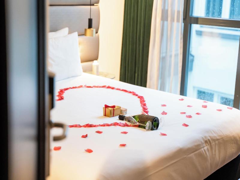 Boutique Hotel Corona image