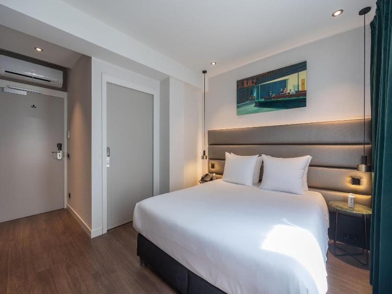 Boutique Hotel Corona image
