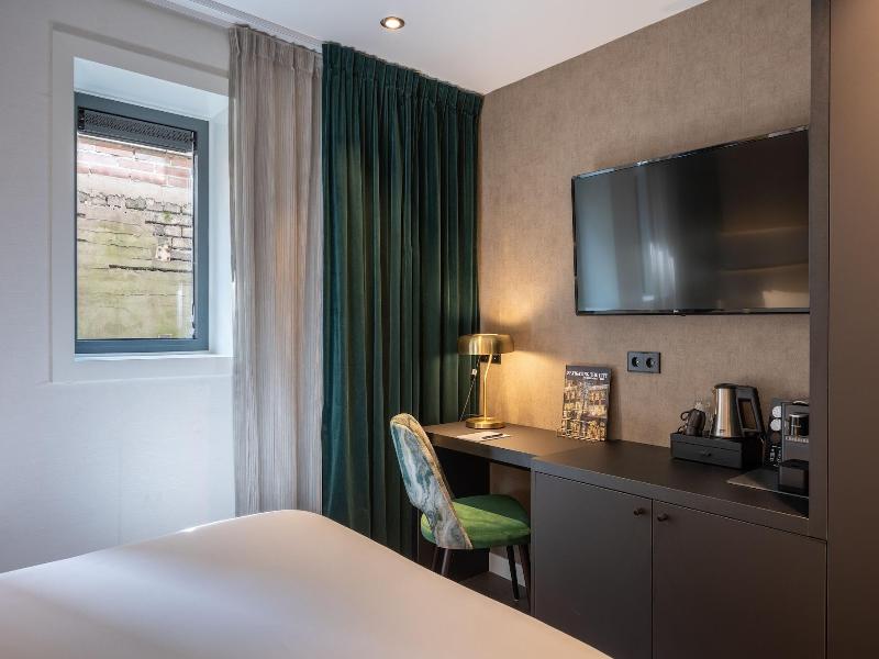 Boutique Hotel Corona image