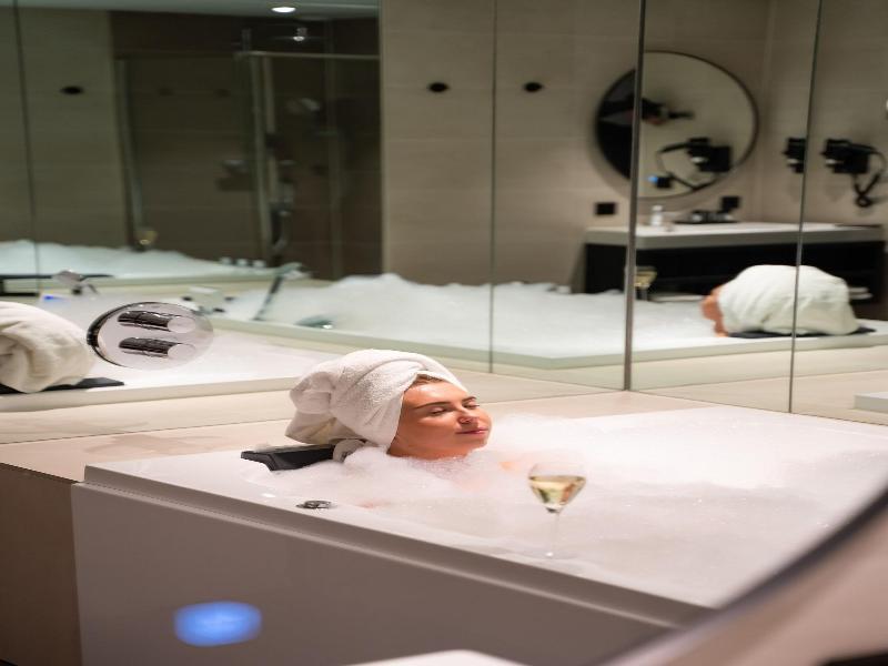 Boutique Hotel Corona image