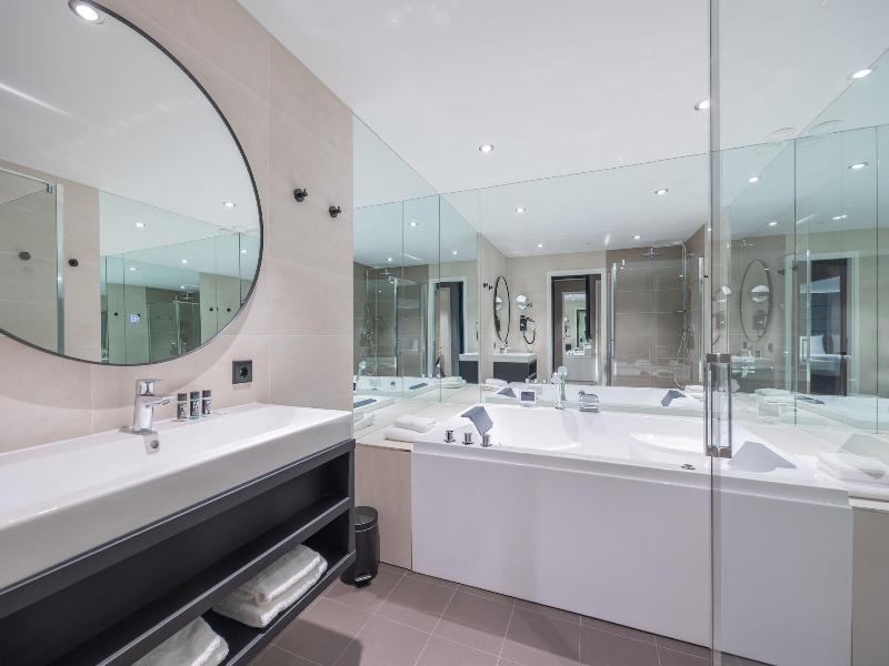 Boutique Hotel Corona image
