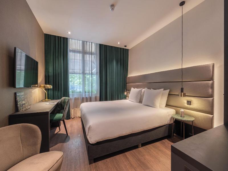 Boutique Hotel Corona image