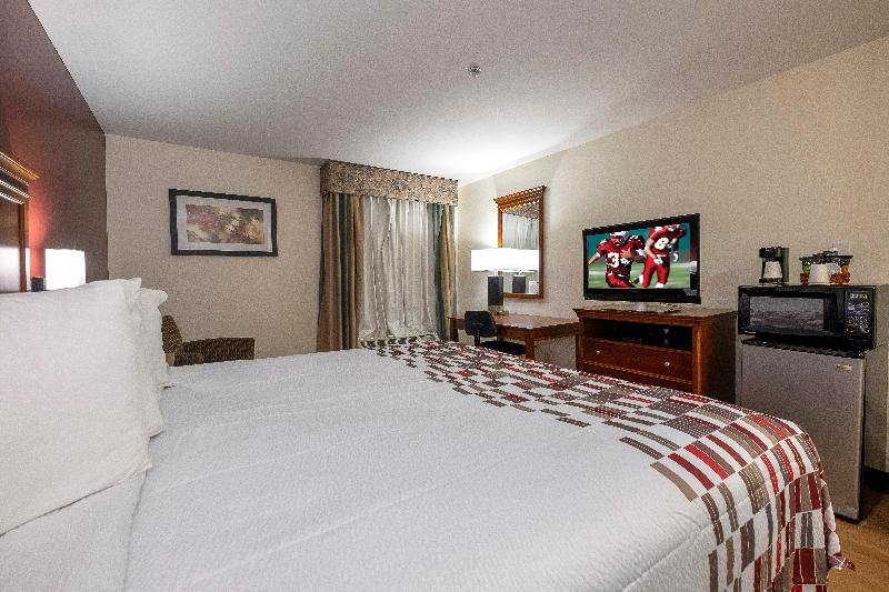Saffron Inn & Suites photo 23