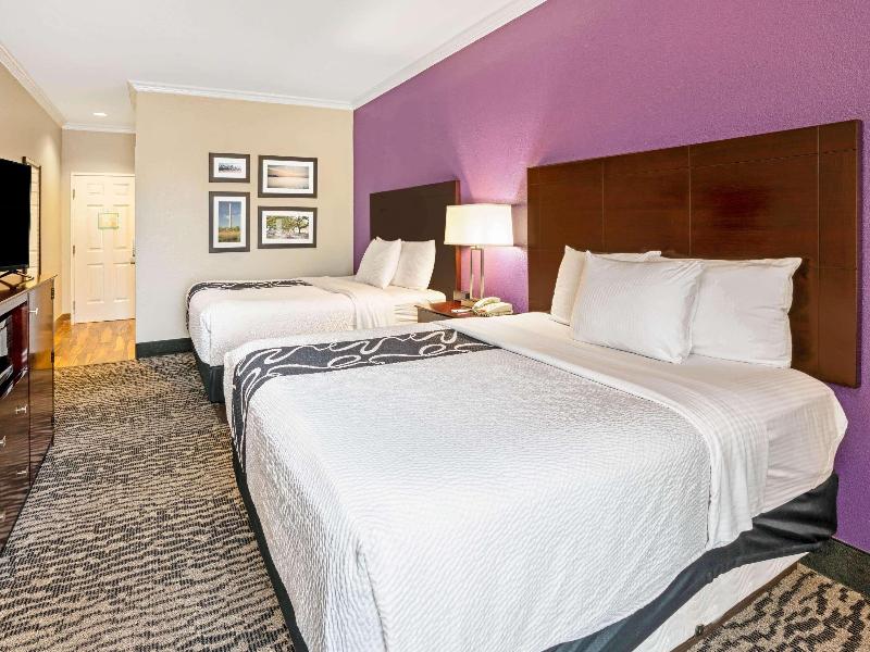 La Quinta Inn & Suites by Wyndham Houston-Magnolia image
