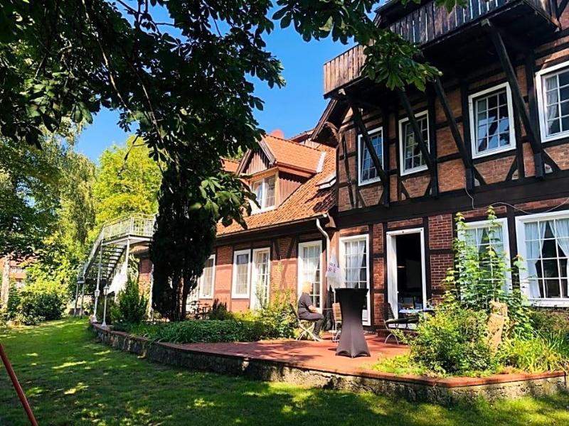 Gutshof im Oertzetal image