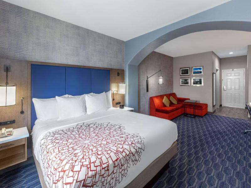 La Quinta Inn & Suites Houston Channelview image