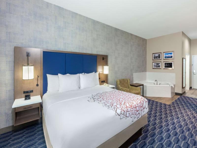 La Quinta Inn & Suites Houston Channelview image