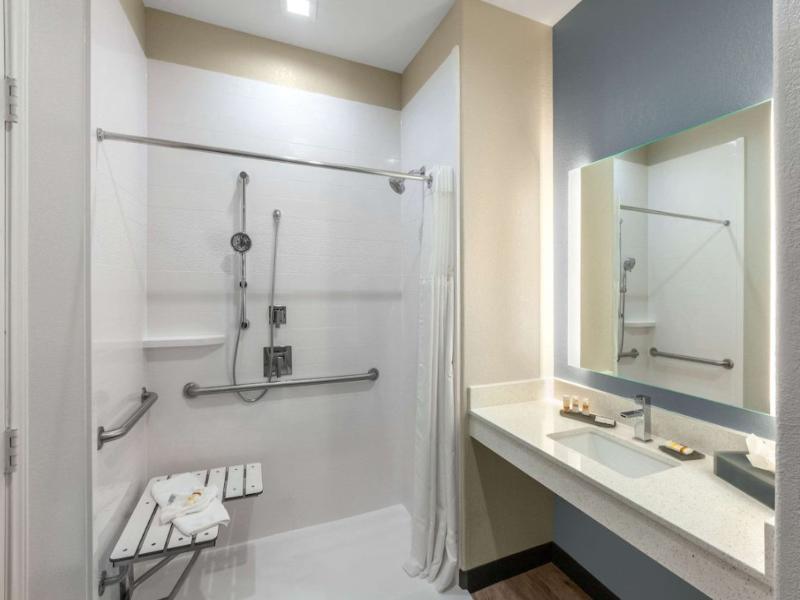 La Quinta Inn & Suites Houston Channelview image