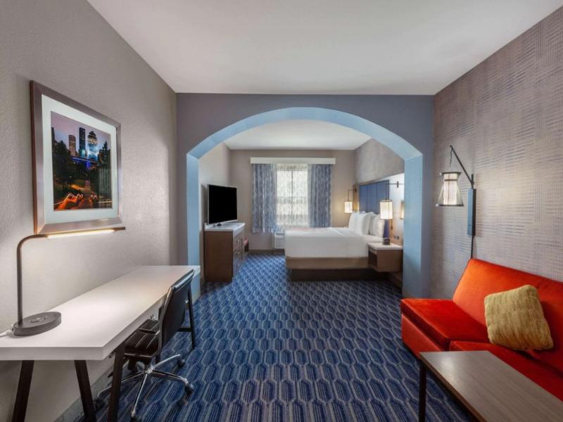 La Quinta Inn & Suites Houston Channelview image