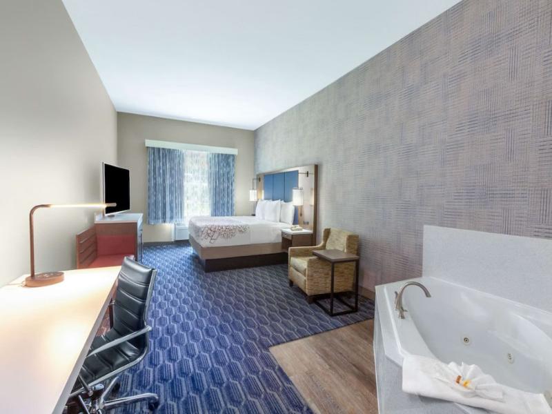 La Quinta Inn & Suites Houston Channelview image