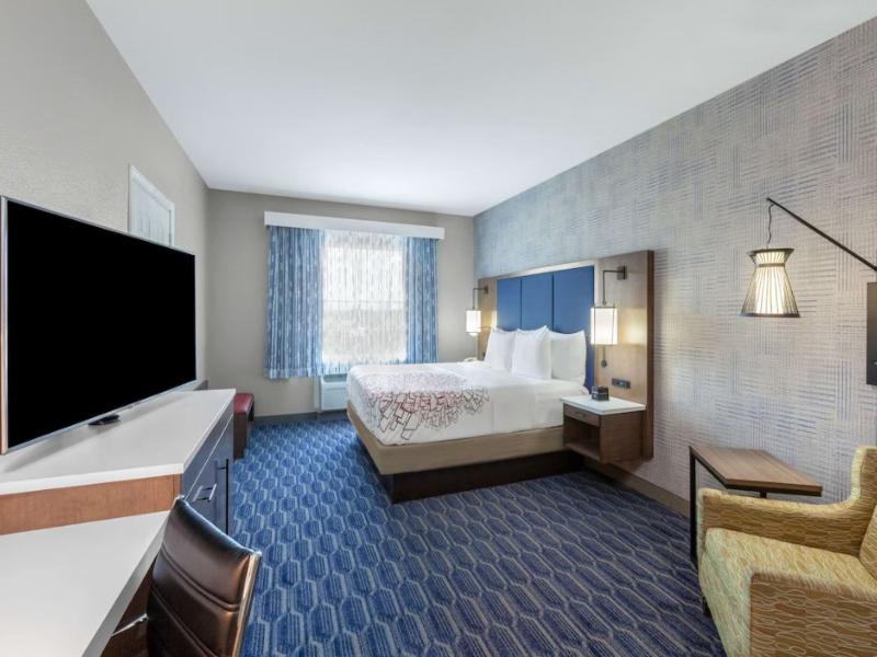 La Quinta Inn & Suites Houston Channelview image
