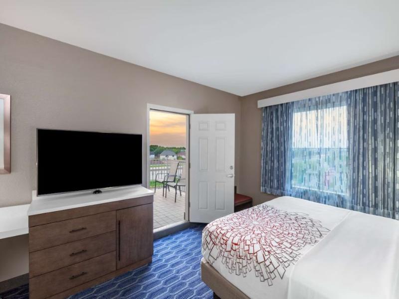 La Quinta Inn & Suites Houston Channelview image
