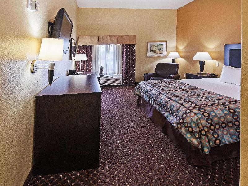 La Quinta Inn & Suites Alvin image