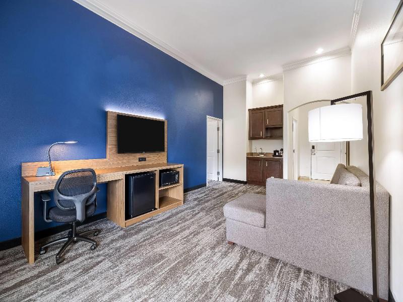 La Quinta Inn & Suites Alvin image