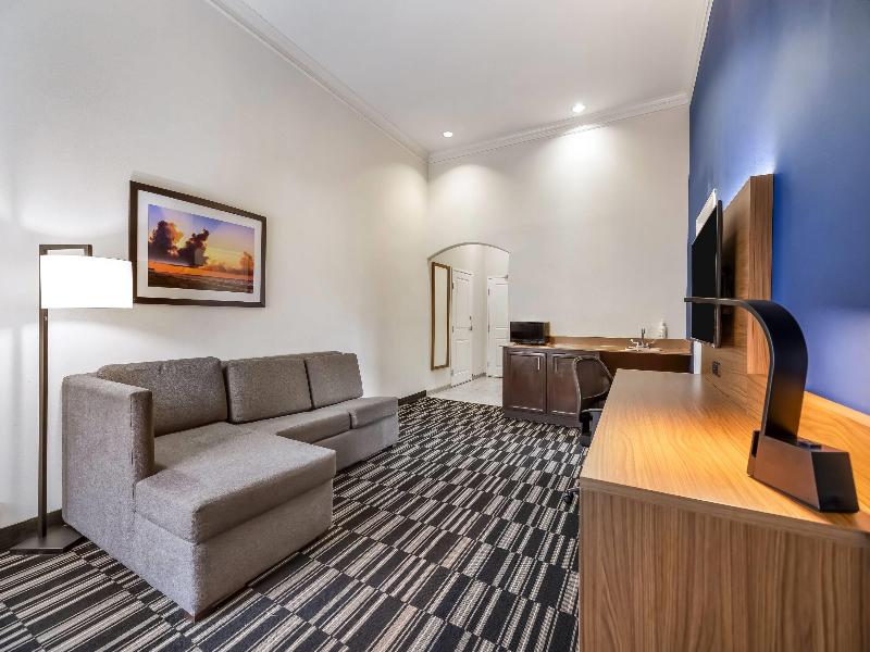 La Quinta Inn & Suites Alvin image