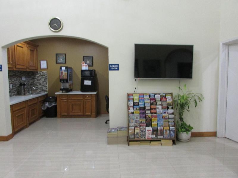 Rodeway Inn & Suites Humble image
