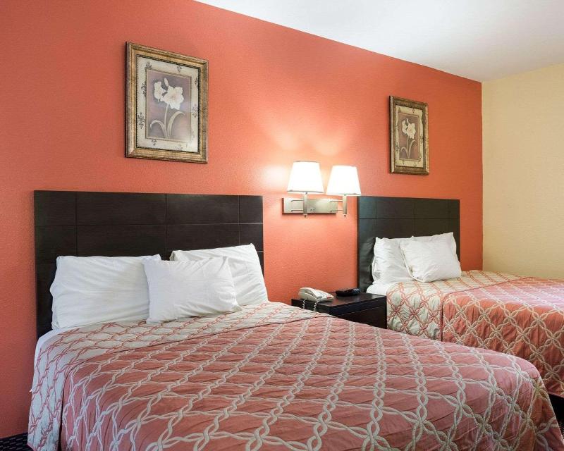 Rodeway Inn & Suites Humble image