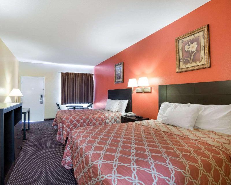 Rodeway Inn & Suites Humble image