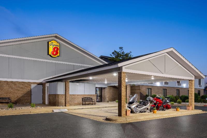 Super 8 By Wyndham Harrison Ar image