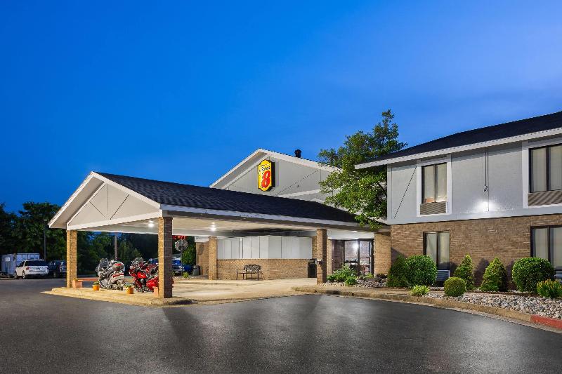 Super 8 By Wyndham Harrison Ar image