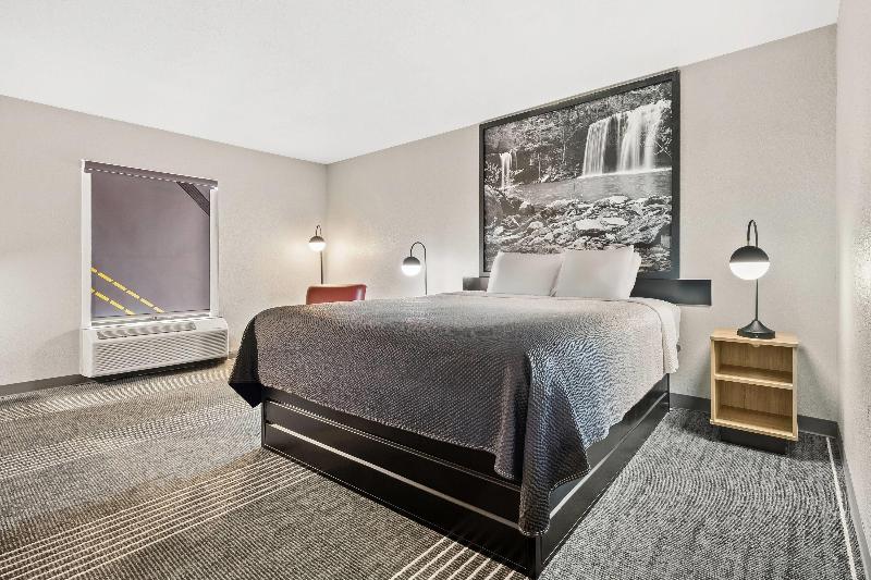 Super 8 By Wyndham Harrison Ar image