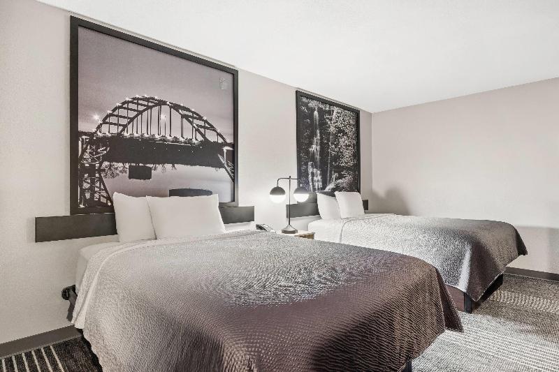 Super 8 By Wyndham Harrison Ar image