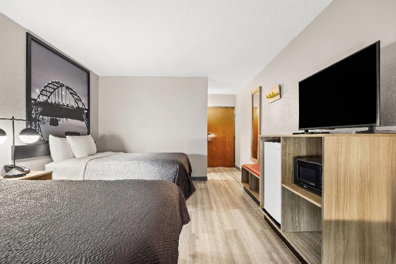 Super 8 By Wyndham Harrison Ar image