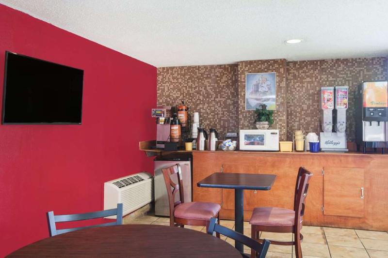 Days Inn by Wyndham Arkadelphia — general view