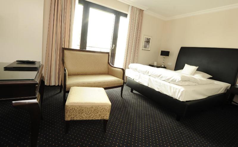 Hotel Schönau image