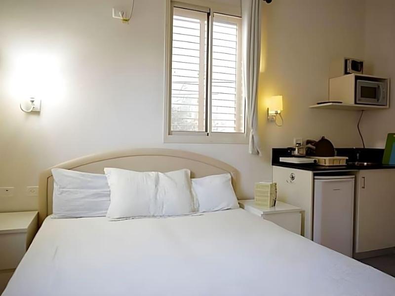 Loui Hotel image
